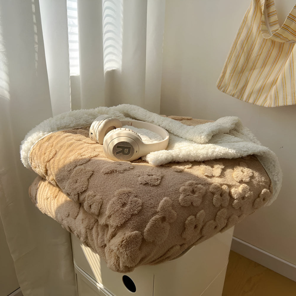 Cloud Flower Snuggle Sherpa Throw Blanket Soft Cozy Warm Blanket